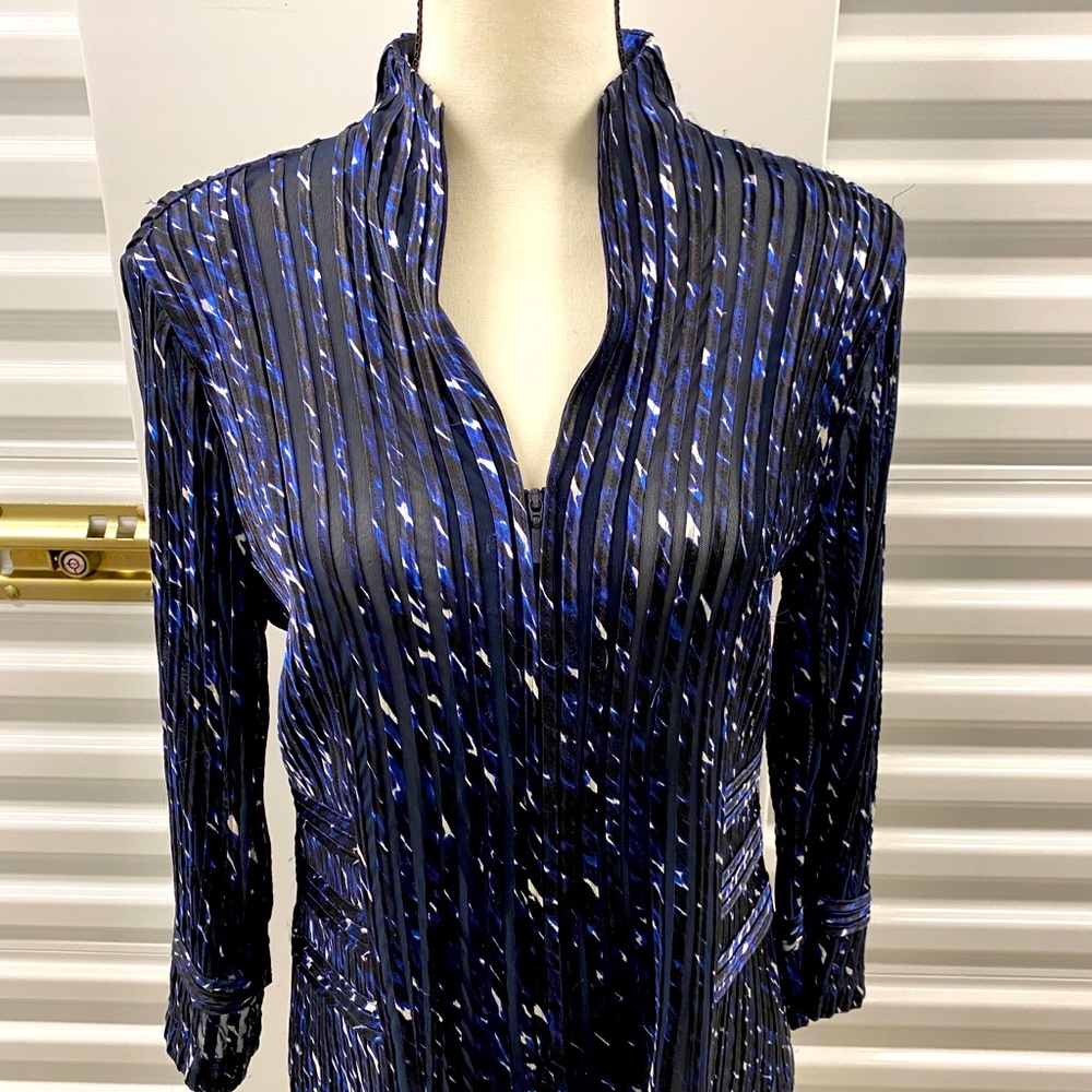 chico’s traveler size 0 Dark Blue, Black top